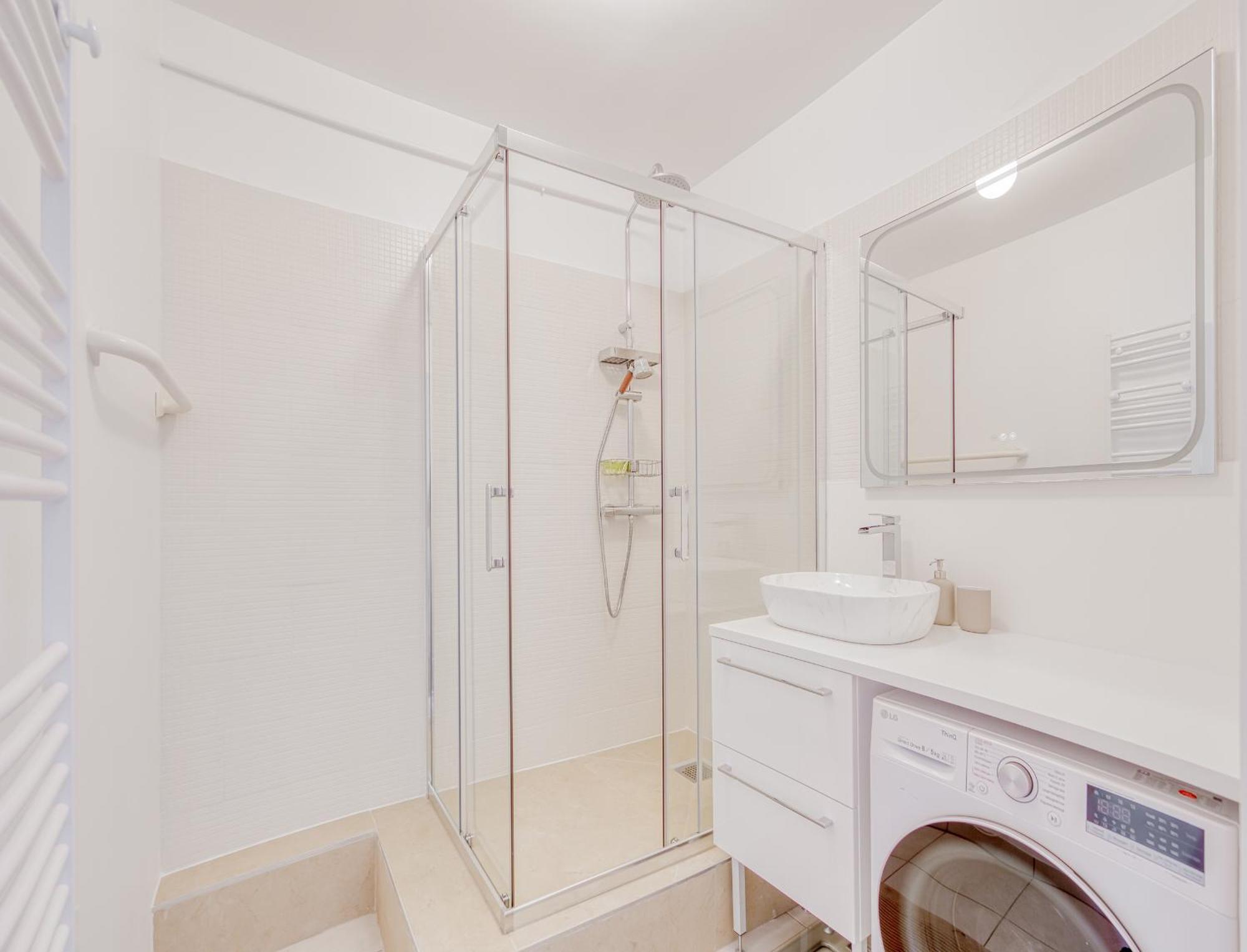 Eiffel Tower 10 Minutes 1br Renovated Parijs