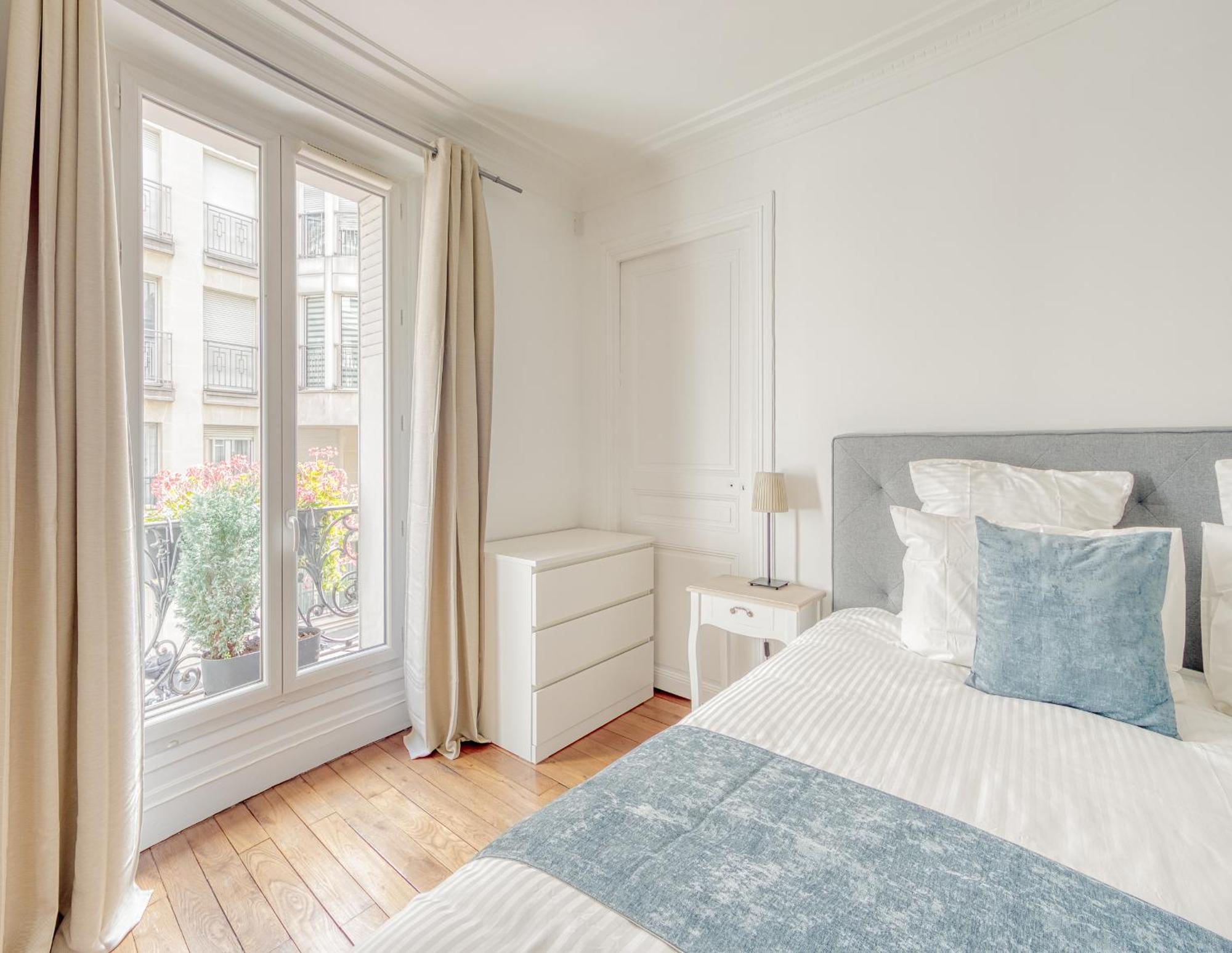 Eiffel Tower 10 Minutes 1br Renovated Appartement Parijs